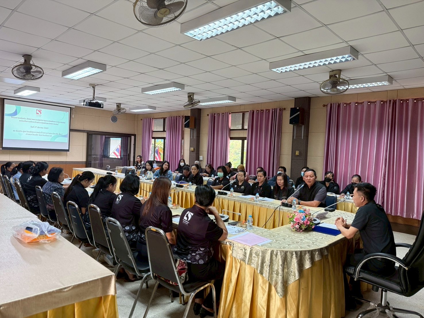 พช.เวียงชัย ดำเนินโครงการเพิ่มประสิทธิภาพการปฏิบัติงานกองทุนพัฒนาบทบาทสตรีแก่กลไกการขับเคลื่อนกองทุนพัฒนาบทบาทสตรีอำเภอเวียงชัย