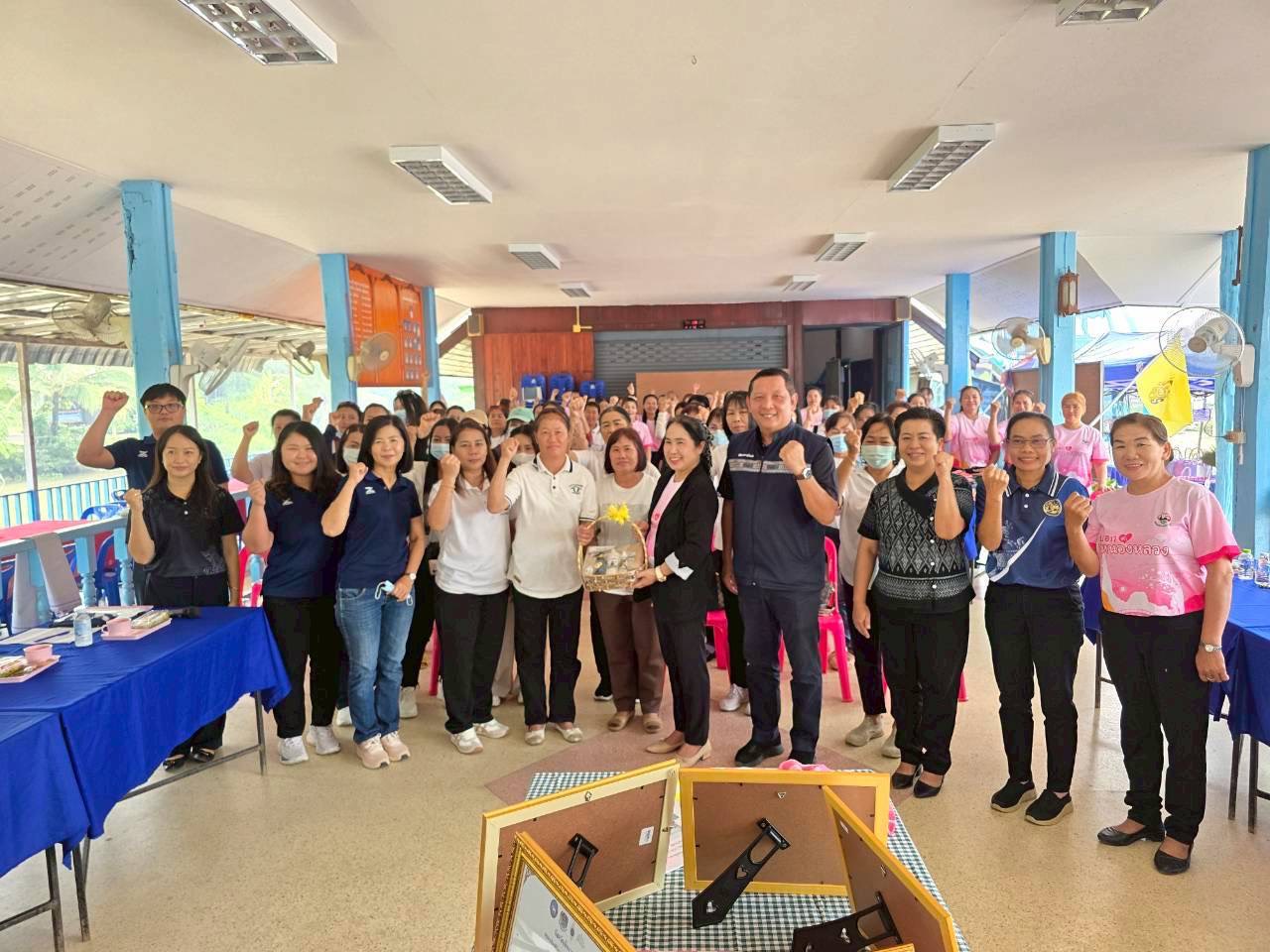 พช.เวียงชัย ให้การต้อนรับคณะศึกษาดูงานคณะกรรมการพัฒนาสตรีตำบลศรีดอนมูล อำเภอเชียงแสน จังหวัดเชียงราย