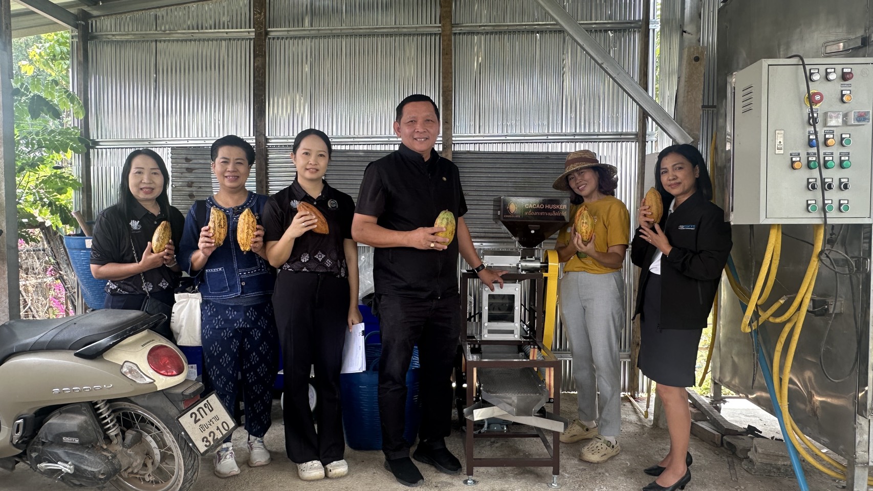 พช.เวียงชัย ร่วมกับคณะกรรมการกลั่นกรองและติดตามการดำเนินงานกองทุนพัฒนาบทบาทสตรี ออกติดตามกลุ่มอาชีพกองทุนพัฒนาบทบาทสตรี ในพื้นที่ตำบลเวียงชัย และตำบลดอนศิลา