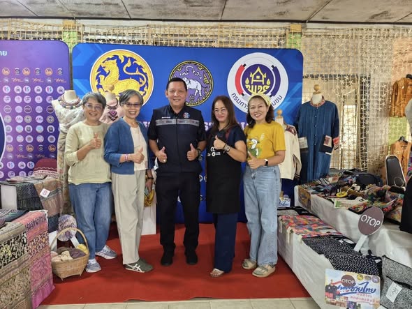 พช.เวียงชัย ร่วมให้การต้อนรับรัฐมนตรีช่วยว่าการกระทรวงมหาดไทยและอธิบดีกรมการพัฒนาชุมชน เพื่อติดตามการขับเคลื่อนภารกิจนโยบายรัฐบาลและกระทรวงมหาดไทย "ไทยช่วยไทย ลดค่าครองชีพ" 